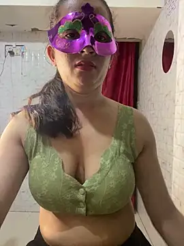 Snapshot of MONA_0213 chatting on September 2025 06:20:02 PM MONA 0213 online show from September 2025 06:20:02 PM