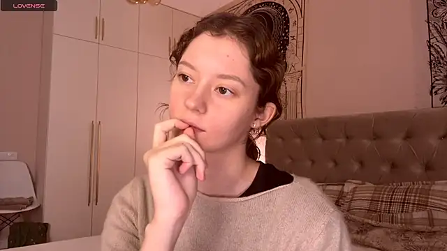 Snapshot of IrisPurrphy chatting on November 2025 03:39:01 PM IrisPurrphy online show from November 2025 03:39:01 PM