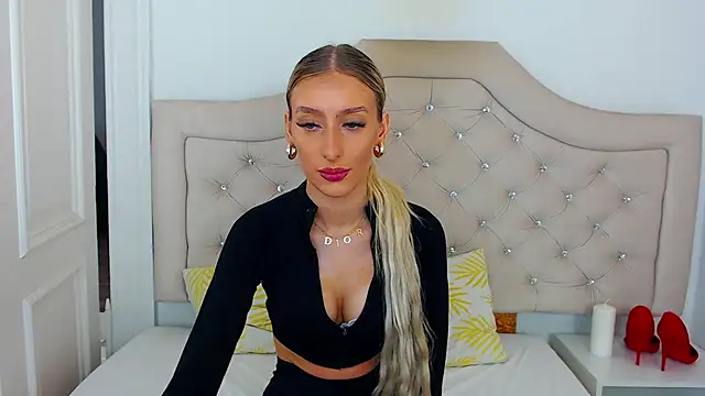 Snapshot of NatalieSensual chatting on October 2025 07:51:02 AM NatalieSensual online show from October 2025 07:51:02 AM