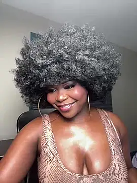 Snapshot of WomanNextdoor1 chatting on June 2026 09:22:01 AM WomanNextdoor1 online show from June 2026 09:22:01 AM