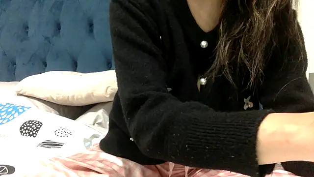 Snapshot of tutu101 chatting on June 2026 10:54:02 AM tutu101 online show from June 2026 10:54:02 AM