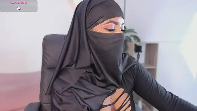 Snapshot of yasmin_elite chatting on November 2025 09:32:02 AM yasmin elite online show from November 2025 09:32:02 AM