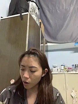 Snapshot of Minee1202 chatting on March 2026 06:28:02 AM Minee1202 online show from March 2026 06:28:02 AM