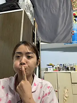 Snapshot of Minee1202 chatting on April 2026 02:31:01 AM Minee1202 online show from April 2026 02:31:01 AM