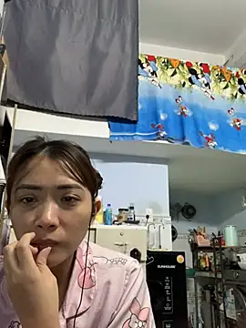 Snapshot of Minee1202 chatting on April 2026 01:05:02 AM Minee1202 online show from April 2026 01:05:02 AM