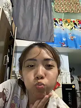 Snapshot of Minee1202 chatting on April 2026 01:33:01 AM Minee1202 online show from April 2026 01:33:01 AM