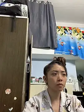Snapshot of Minee1202 chatting on May 2026 02:29:02 AM Minee1202 online show from May 2026 02:29:02 AM