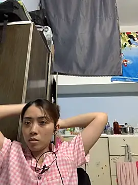 Snapshot of Minee1202 chatting on June 2026 06:18:02 AM Minee1202 online show from June 2026 06:18:02 AM