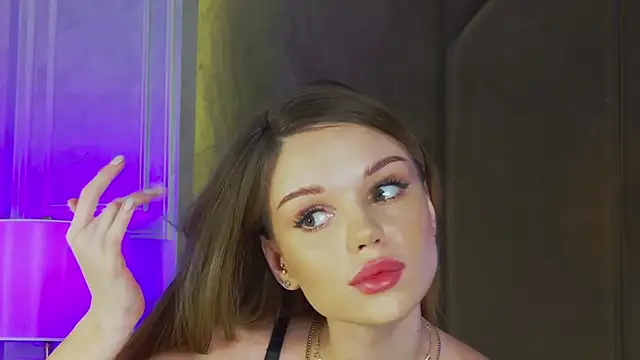 Snapshot of MarilynNova chatting on October 2025 04:33:01 AM MarilynNova online show from October 2025 04:33:01 AM