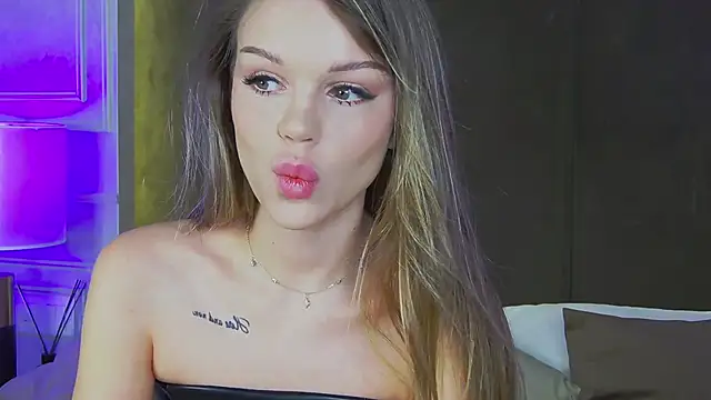 Snapshot of MarilynNova chatting on November 2025 04:21:01 AM MarilynNova online show from November 2025 04:21:01 AM