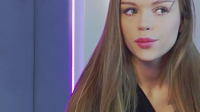 Snapshot of MarilynNova chatting on January 2026 04:50:01 AM MarilynNova online show from January 2026 04:50:01 AM