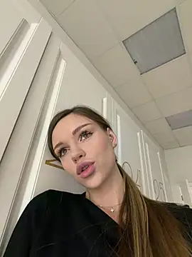 Snapshot of MarilynNova chatting on January 2026 04:17:02 AM MarilynNova online show from January 2026 04:17:02 AM