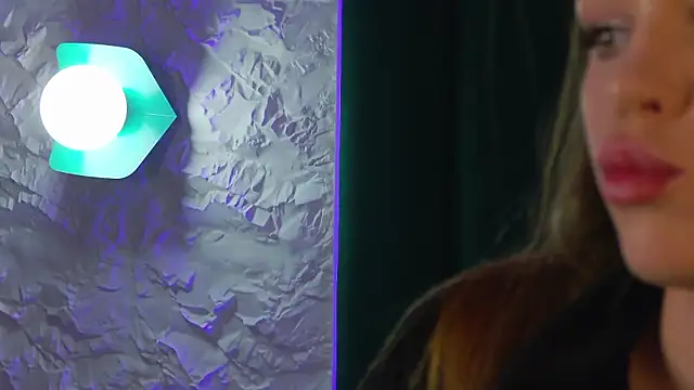 Snapshot of MarilynNova chatting on February 2026 05:05:01 AM MarilynNova online show from February 2026 05:05:01 AM