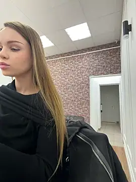 Snapshot of MarilynNova chatting on February 2026 05:02:01 AM MarilynNova online show from February 2026 05:02:01 AM