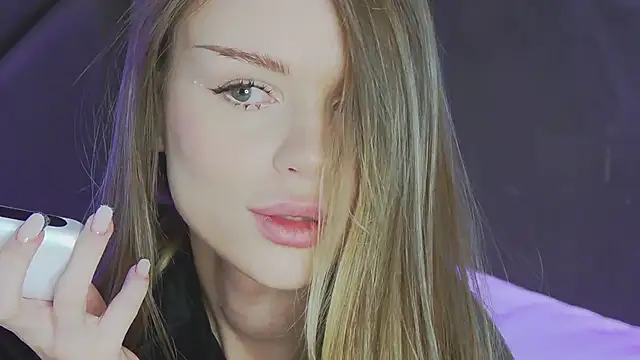 Snapshot of MarilynNova chatting on February 2026 04:39:01 AM MarilynNova online show from February 2026 04:39:01 AM