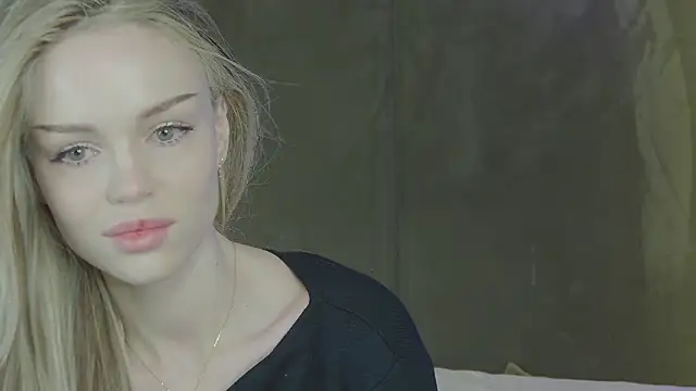 Snapshot of MarilynNova chatting on March 2026 04:39:01 AM MarilynNova online show from March 2026 04:39:01 AM