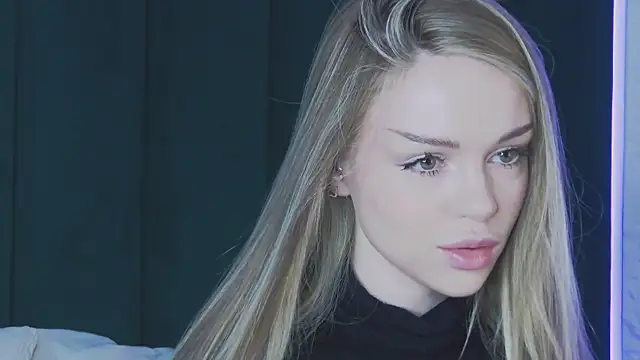 Snapshot of MarilynNova chatting on April 2026 04:57:02 AM MarilynNova online show from April 2026 04:57:02 AM