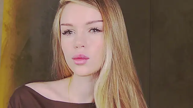 Snapshot of MarilynNova chatting on April 2026 05:19:01 AM MarilynNova online show from April 2026 05:19:01 AM