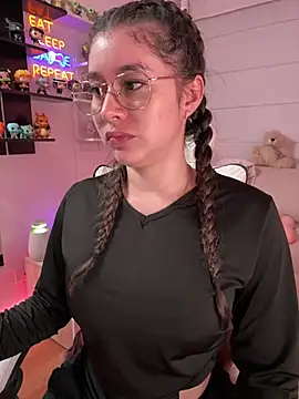 Snapshot of Sharon_07 chatting on February 2026 11:34:02 PM Sharon 07 online show from February 2026 11:34:02 PM