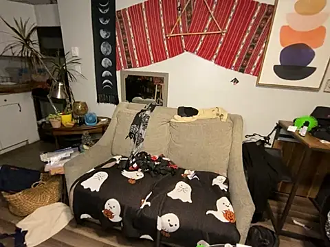 SalemStratton online show from December 2025 12:05:02 AM