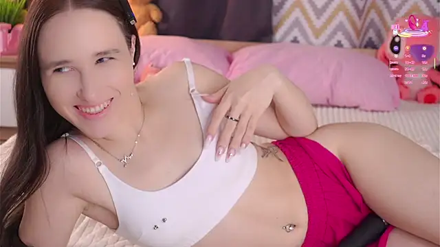 Snapshot of MaudAle chatting on October 2025 01:13:02 AM MaudAle online show from October 2025 01:13:02 AM