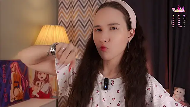 Snapshot of MaudAle chatting on November 2025 02:22:02 AM MaudAle online show from November 2025 02:22:02 AM