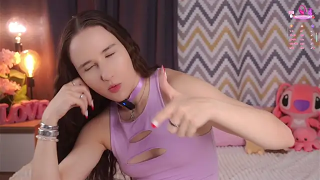 Snapshot of MaudAle chatting on November 2025 01:15:01 AM MaudAle online show from November 2025 01:15:01 AM