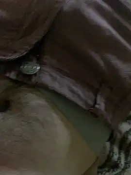 Snapshot of MuzzyFacing chatting on September 2025 11:21:01 AM MuzzyFacing online show from September 2025 11:21:01 AM