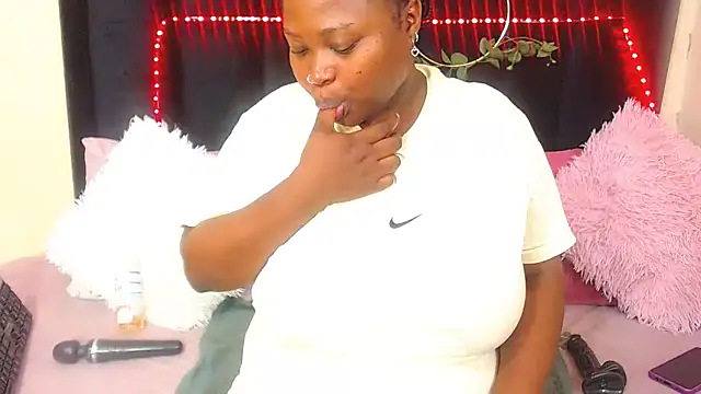 Snapshot of AmazingDarkDoll chatting on November 2025 04:12:01 AM AmazingDarkDoll online show from November 2025 04:12:01 AM