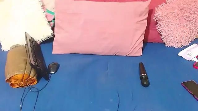 Snapshot of AmazingDarkDoll chatting on December 2025 12:38:02 AM AmazingDarkDoll online show from December 2025 12:38:02 AM