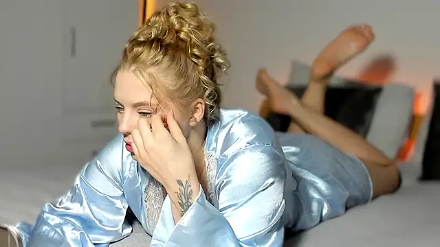 LilyFlamee online show from March 2026 01:14:02 PM