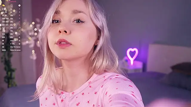 Snapshot of AccaCroyle chatting on March 2026 05:06:01 PM AccaCroyle online show from March 2026 05:06:01 PM