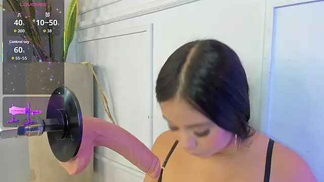 Jazmiinee online show from December 2025 07:54:02 PM