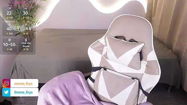 Snapshot of Emma_and_Issac chatting on November 2025 04:55:01 AM Emma and Issac online show from November 2025 04:55:01 AM