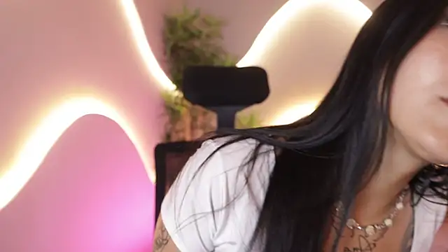 Emma and Issac online show from April 2026 08:42:01 PM