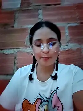 Lily-o online show from November 2025 10:42:02 PM