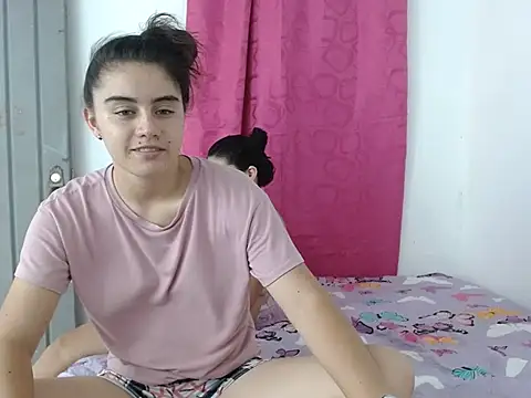 Snapshot of Arieeel_09 chatting on November 2025 06:19:02 PM Arieeel 09 online show from November 2025 06:19:02 PM