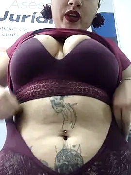 Snapshot of AMATISTA__16 chatting on January 2026 12:11:01 PM AMATISTA 16 online show from January 2026 12:11:01 PM