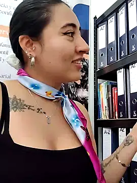 Snapshot of AMATISTA__16 chatting on April 2026 12:28:01 PM AMATISTA 16 online show from April 2026 12:28:01 PM