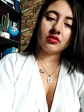 Snapshot of AMATISTA__16 chatting on July 2026 12:19:02 PM AMATISTA 16 online show from July 2026 12:19:02 PM