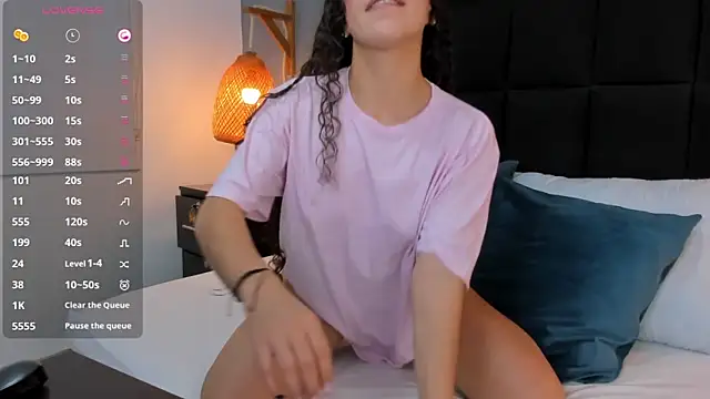 natalie esmith online show from December 2025 12:13:02 PM