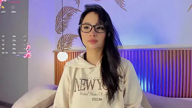 Valleriie  online show from January 2026 02:43:02 PM