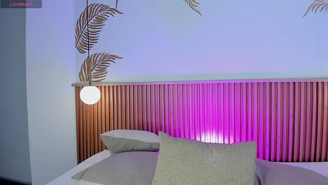 Valleriie  online show from April 2026 03:41:02 PM