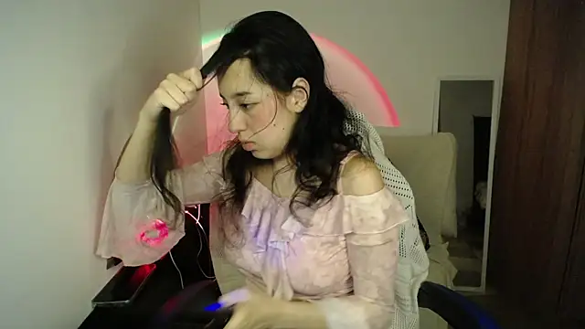 Snapshot of immisssilver chatting on October 2025 10:50:02 PM immisssilver online show from October 2025 10:50:02 PM