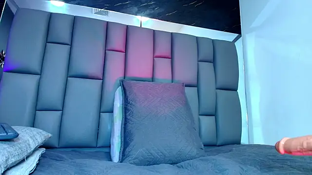 Roxana gomez online show from October 2025 03:15:01 AM