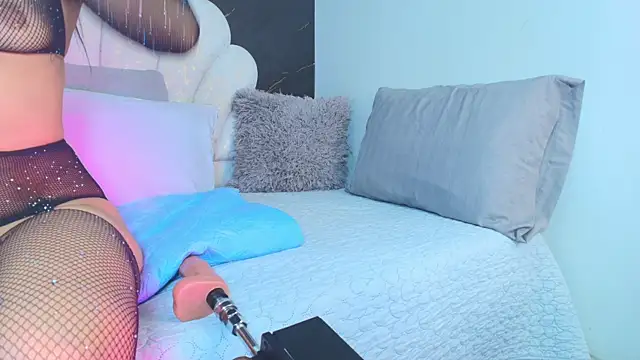 Roxana gomez online show from April 2026 03:31:01 AM