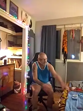 Snapshot of FoxnMouse chatting on April 2026 04:48:02 AM FoxnMouse online show from April 2026 04:48:02 AM