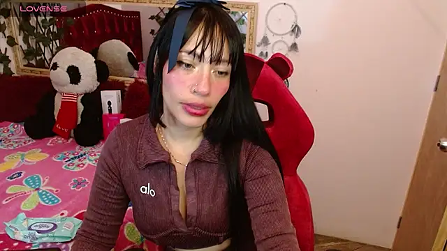 Snapshot of IVET_CUTE1 chatting on July 2026 08:11:01 PM IVET CUTE1 online show from July 2026 08:11:01 PM