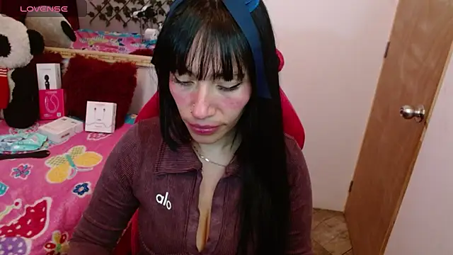 Snapshot of IVET_CUTE1 chatting on July 2026 01:58:33 AM IVET CUTE1 online show from July 2026 01:58:33 AM