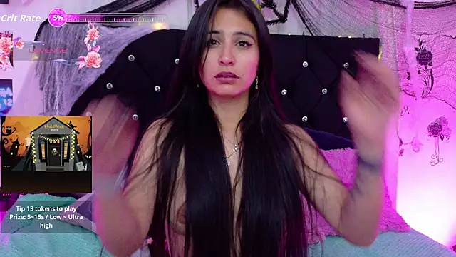 queen smiley online show from October 2025 04:57:02 AM